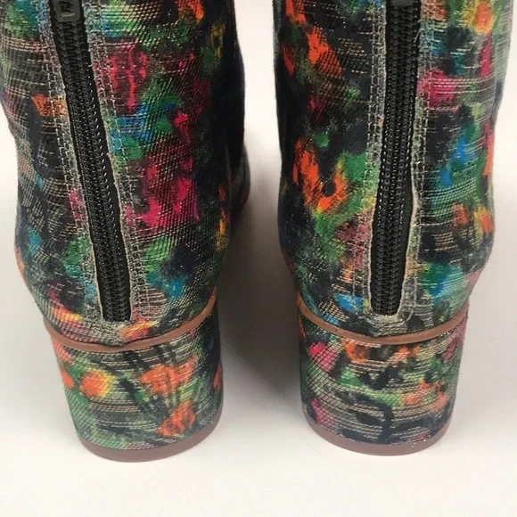 Anthropologie. Joyeux Ankle Boots. Green Motif. Size 40. - Picture 6 of 9